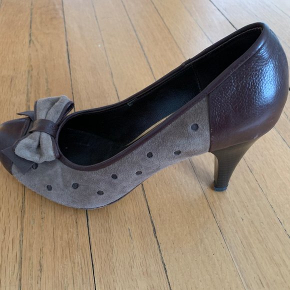 Vintage-style brown and beige heels with bow - Picture 2 of 4